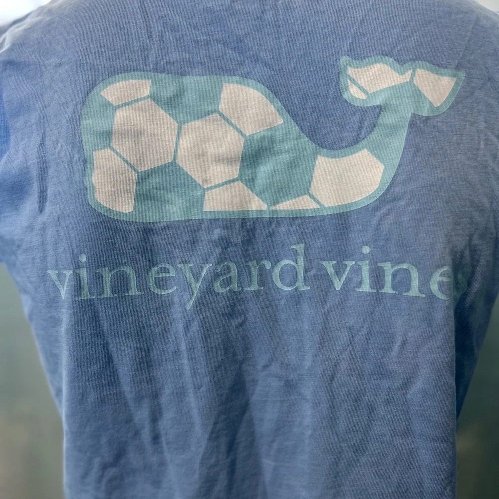 🎁Vineyard Vines Light Blue Whale Tee